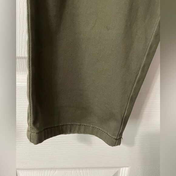 NWT a.n.a. A New Approach Size 14 Petite Olive Green Cargo Pants Cropped - Picture 5 of 9